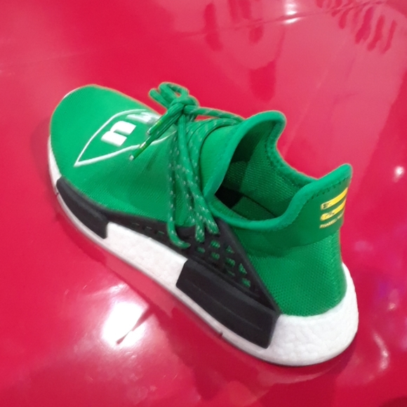 Pharrell Human Races Green Addidas R1 - Picture 3 of 3